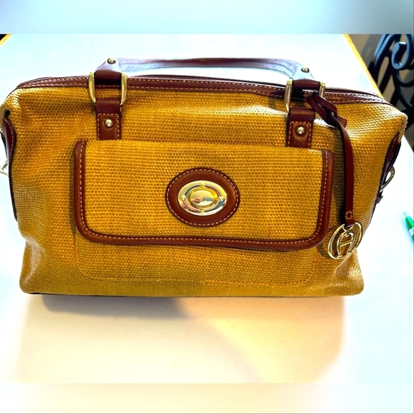 Gorgeous Etienne Aigner Satchel EUC - Picture 1 of 15